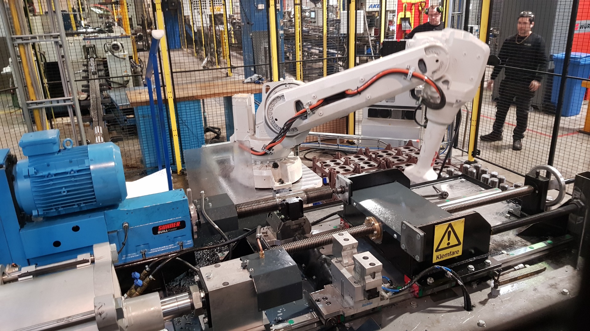 Automatisert bor & Presse maskin