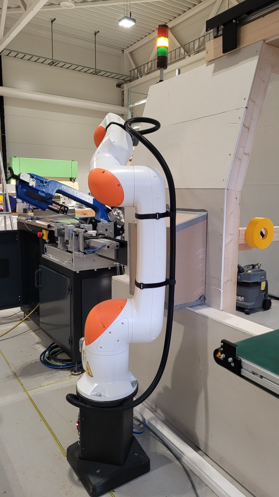 Automatisering av CNC utstyr